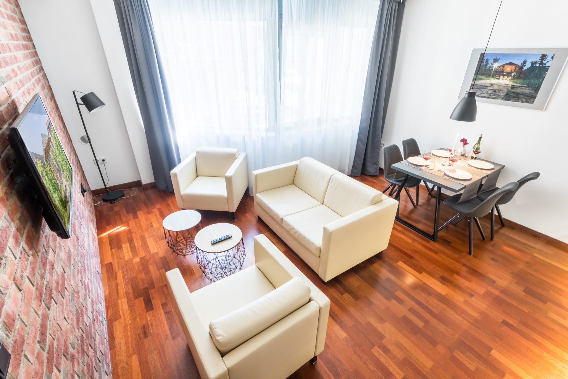 F1-212_Albertov (2020-04)-01