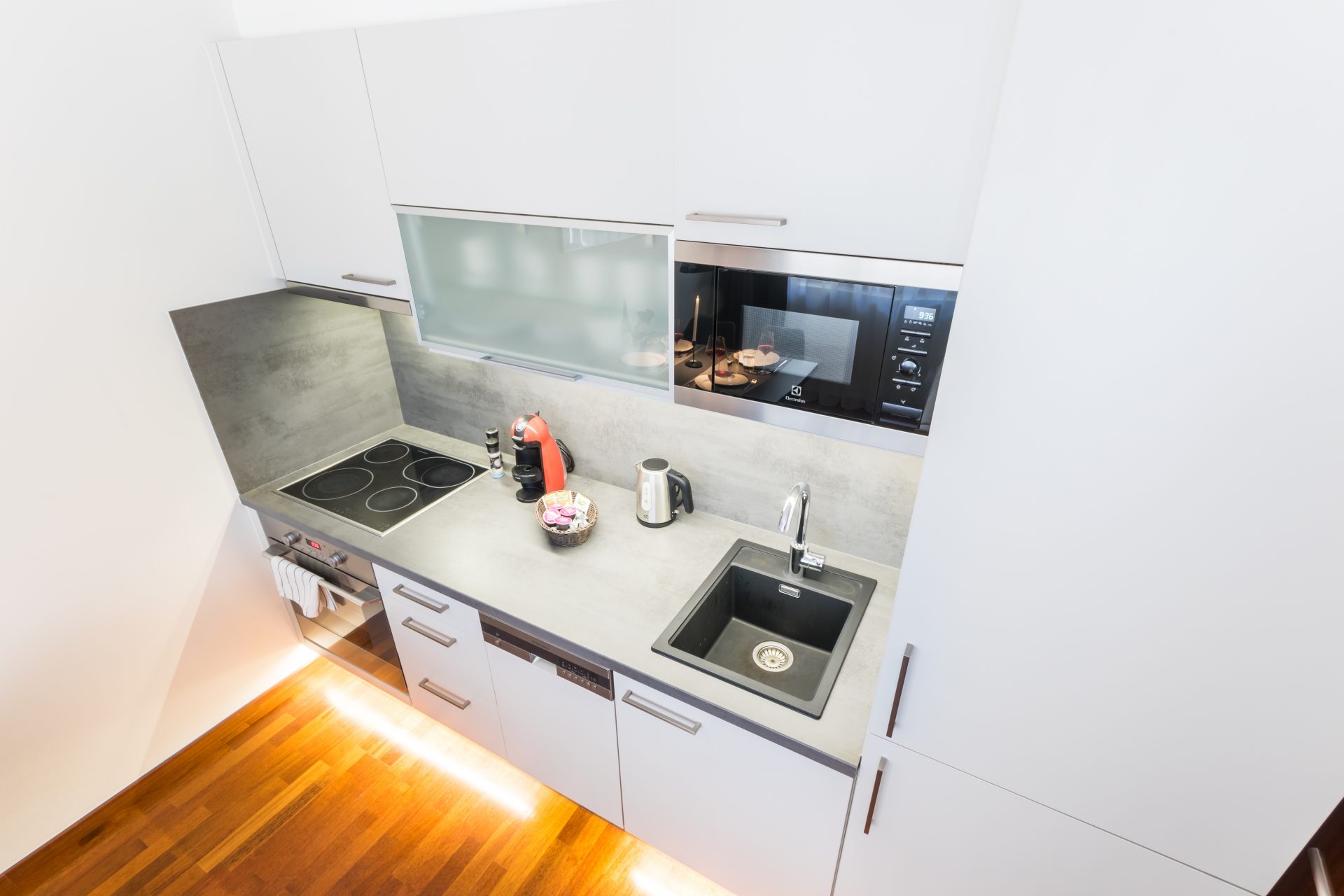 F1-212_Albertov (2020-04)-06