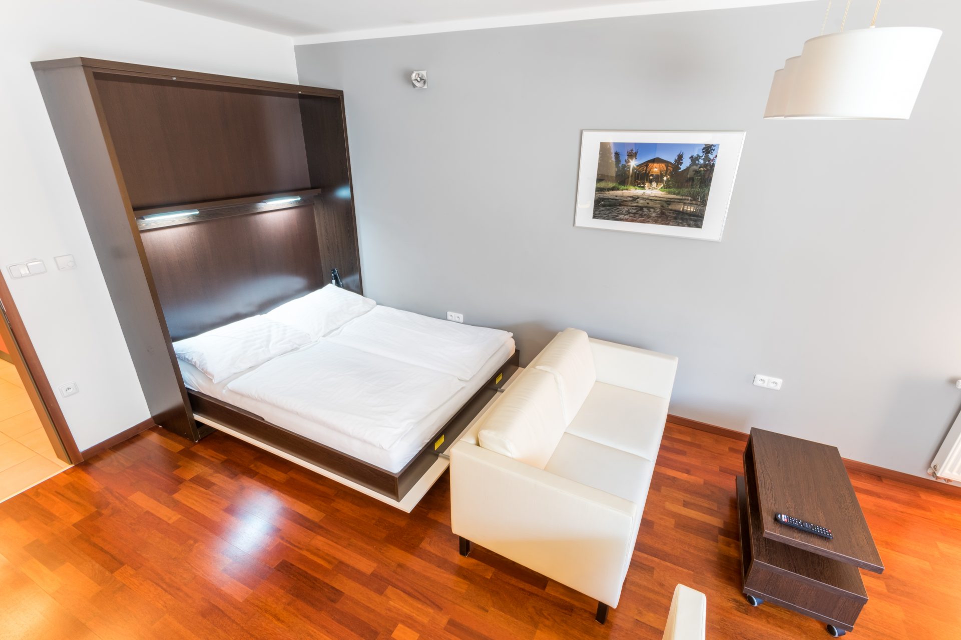 F2-206_Albertov (2020-04)-06