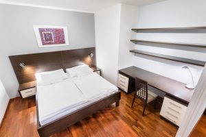 F2-206_Albertov (2020-04)-10