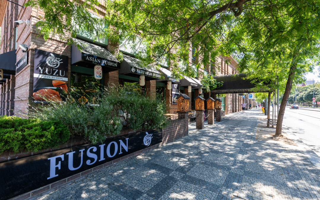 Live and eat like kings